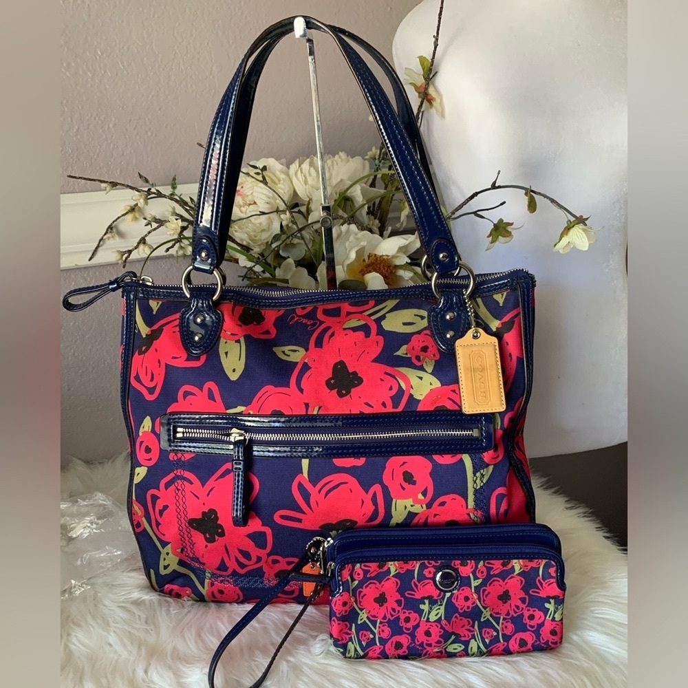 RARE COACH Poppy Hallie Floral Tote /
Shoulder Bag & Wallet /wristlet HTF - Picture 3 of 10